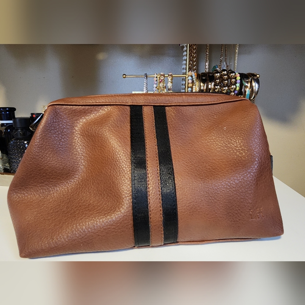 Tan Brown Toiletry Bag